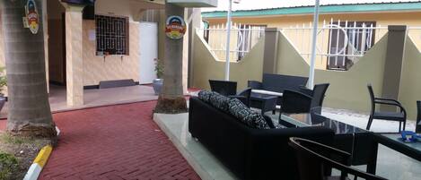 Breakfast, lunch, dinner served; local and international cuisine