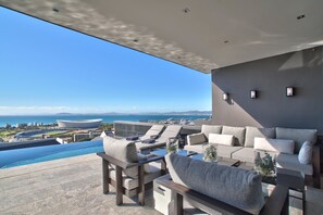 Luxury Villa | Terrace/patio - North (Cape Town)