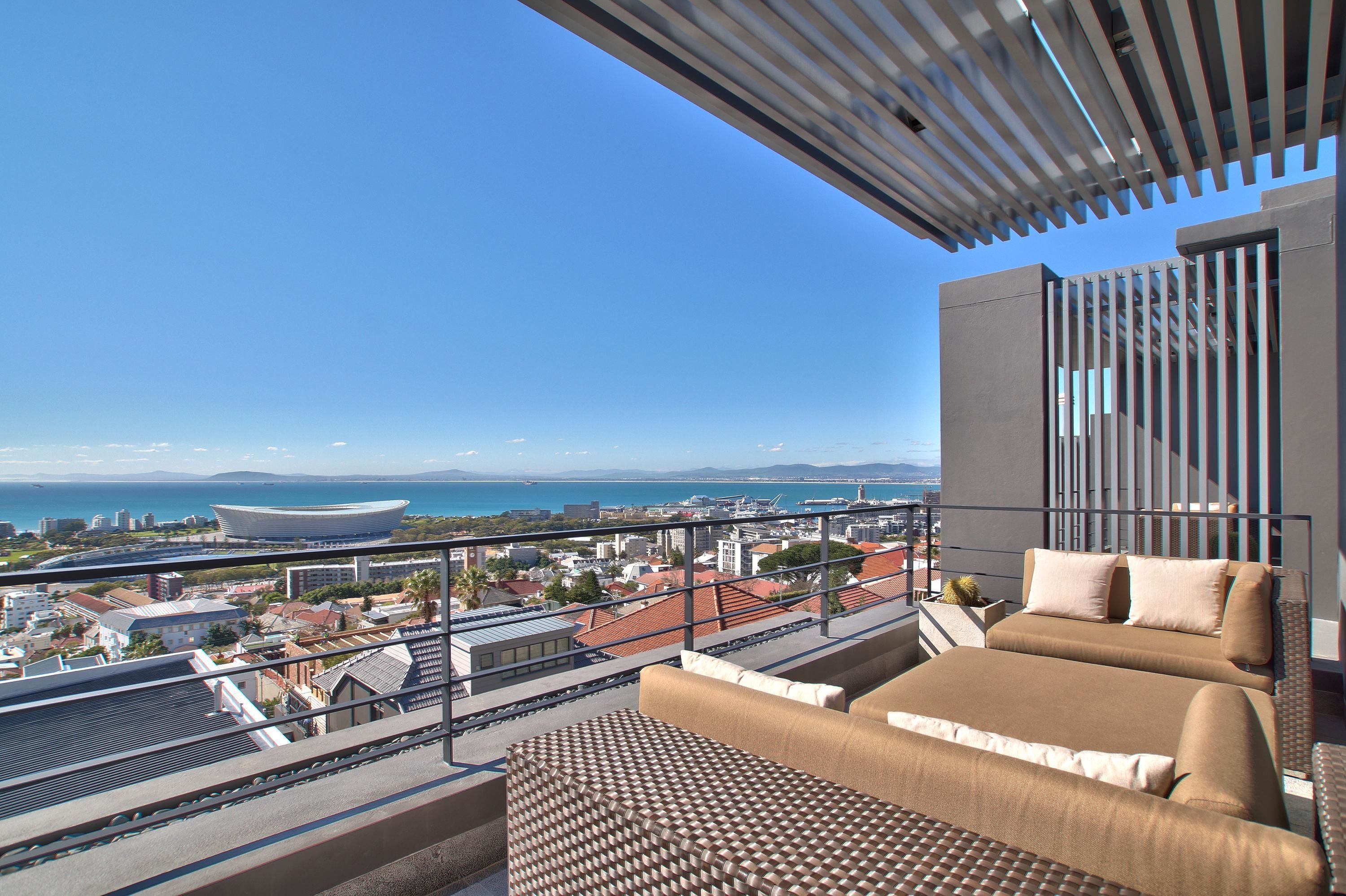 Luxury Villa | Terrace/patio