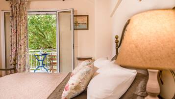 Villa, 3 Bedrooms, Non Smoking | 3 bedrooms, in-room safe, soundproofing, iron/ironing board