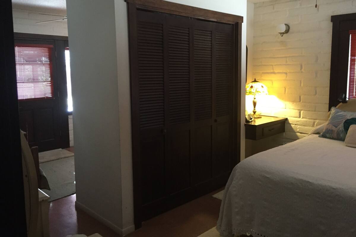 Double Room, Non Smoking, Courtyard View | Individually decorated, individually furnished, free WiFi, bed sheets