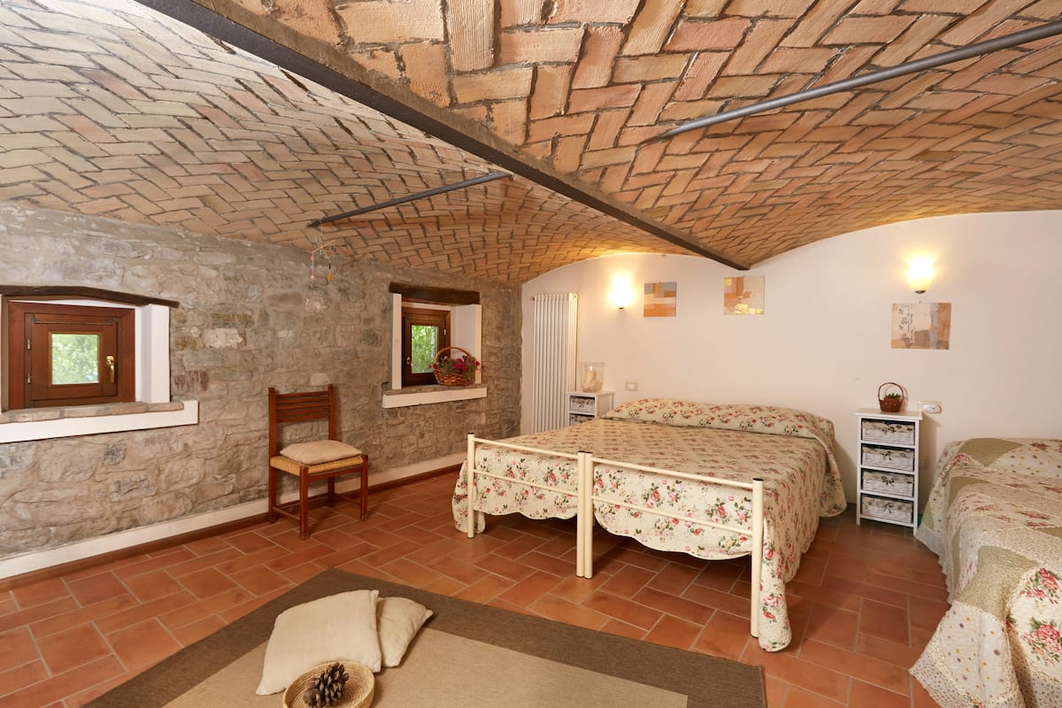 Family Apartment, 2 Bedrooms, Kitchen | Blackout curtains, free WiFi, bed sheets