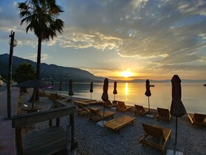 Beach nearby, sun loungers, beach umbrellas - Onar Corfu Aparts & Studios (Corfu)