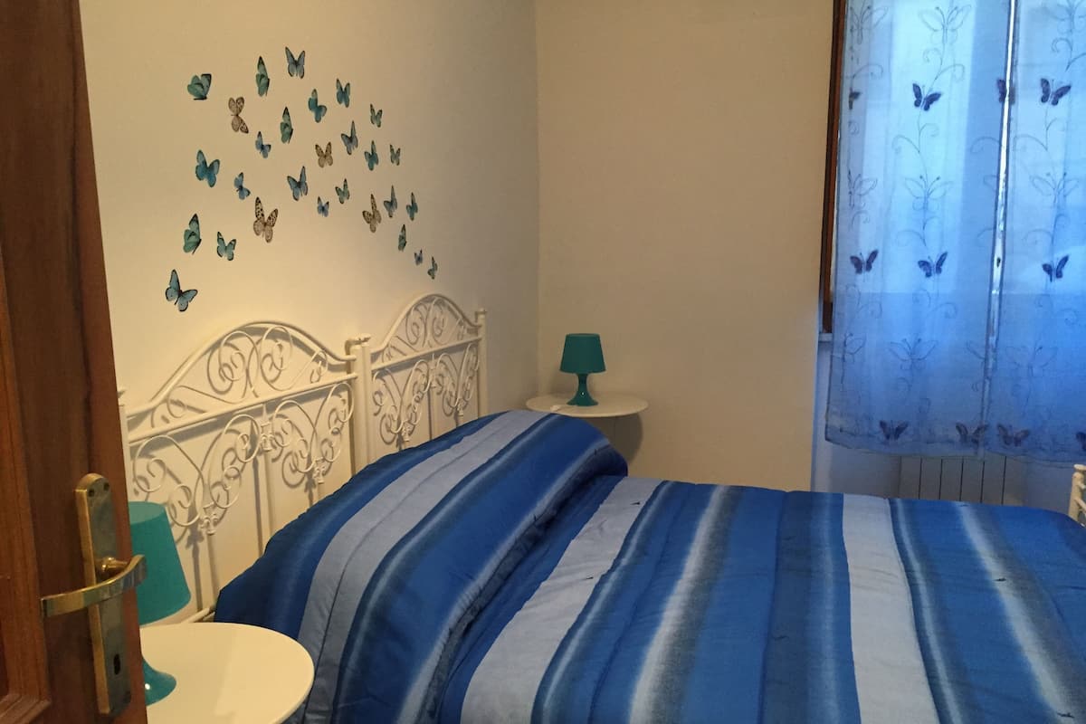 Double or Twin Room, Ensuite (Azzurra) | In-room safe, iron/ironing board, free WiFi, bed sheets