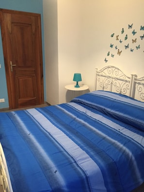 Quarto casal ou duplo, suíte (Azzurra) | Cofres nos quartos, ferros/tábuas de passar roupa, Wi-Fi de cortesia
