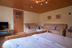 Rollaway beds, free WiFi