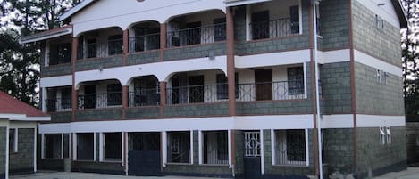 المنشأة من الخارج