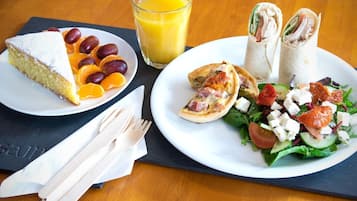 Room service – dining