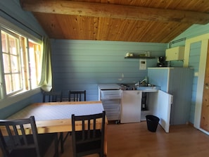 Cottage, Private Bathroom | Private kitchenette