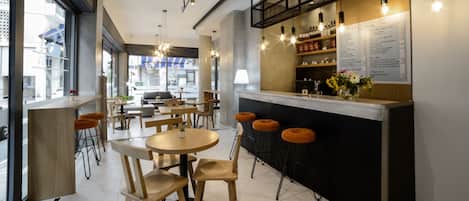 Snack-bar