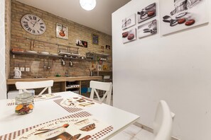 Luxury-Apartment | Eigene Küche | Kühlschrank, Mikrowelle, Herdplatte, Wasserkocher