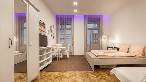 Luxury Apartment, Park View | Television - Luxury Retro Star Apartment (Budapest)