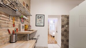 Luxury Apartment | Private kitchen | Fridge, microwave, stovetop, electric kettle - Luxury Retro Star Apartment (Budapest)