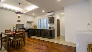 Appartement Familial | Cuisine privée | Réfrigérateur, micro-ondes, plaque de cuisson, cuiseur de riz