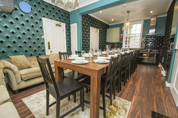 House | Restaurant