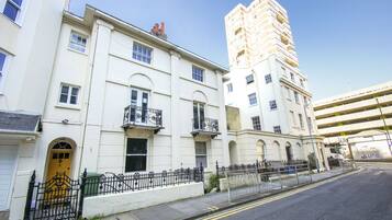 House | Bahagian luar