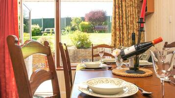 Bungalow | Makan di kamar