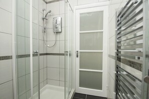 Studio | Bathroom shower