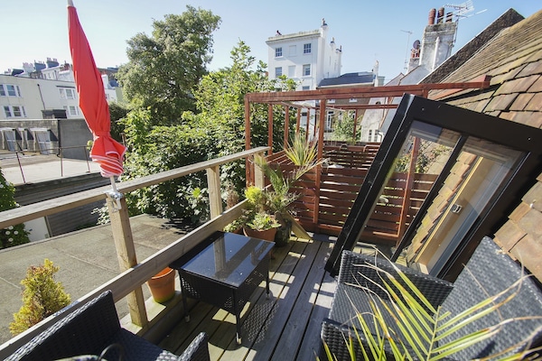 House | Balcony