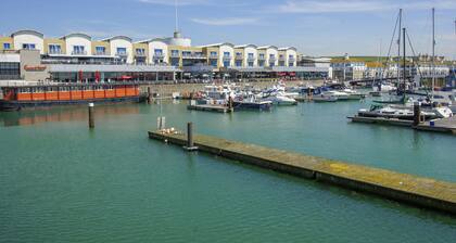 Marina Apartment Parking by Brighton Holiday Lets
