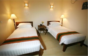 套房 | 客房内保险箱、办公桌、免费 WiFi