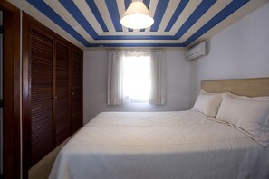Minibar, blackout curtains, free WiFi, bed sheets