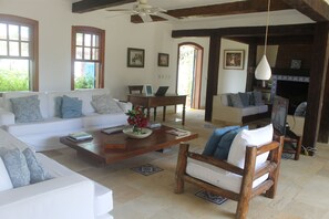 Interior detail - Pousada Blanca Mar - Praia do Canto (Búzios)