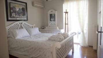 3 bedrooms, premium bedding, down duvets, Tempur-Pedic beds