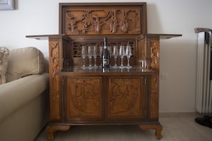 Smart TV - Athens Deluxe Apartment near Acropolis (Athens)