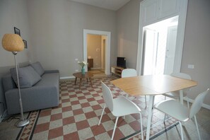 Apartment, 1 Bedroom | Makan dalam bilik