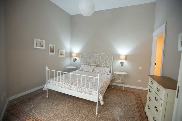 Apartment, 1 Bedroom | Iron/ironing board, free WiFi, bed sheets