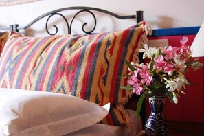 1 camera, una scrivania, culla da viaggio, Wi-Fi gratuito