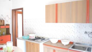 Apartment, 1 Bedroom, Balcony | Private kitchen | Cookware/dishes/utensils