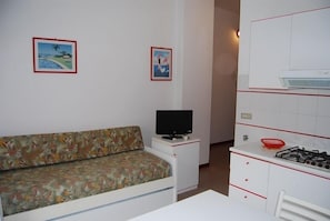 Apartment, 1 Bedroom, Balcony | Living area