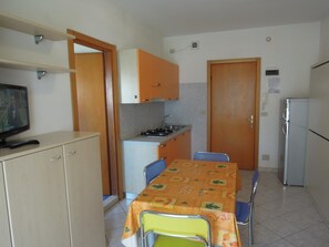 Studio, Balcony | Living area