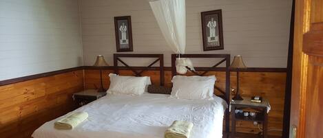 3 bedrooms, bed sheets