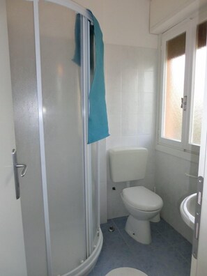 Apartamento, 1 quarto | Banheiro