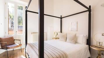 1 habitación, cubrecamas, cortinas blackout y sistema de insonorización