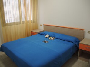 Appartement, Meerdere bedden, balkon (Tonin 014_1P_C) | Een kluis op de kamer
