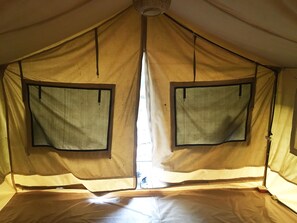 Tienda básica, no fumadores | Camas supletorias, ropa de cama, accesible en silla de ruedas