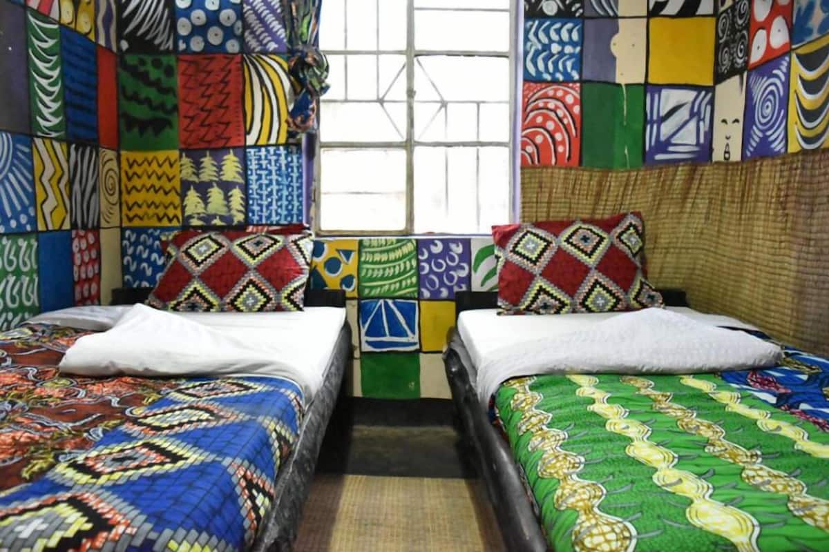 Rollaway beds, bed sheets, wheelchair access
