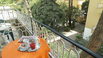 Camera con letto matrimoniale o 2 letti singoli | Balcone