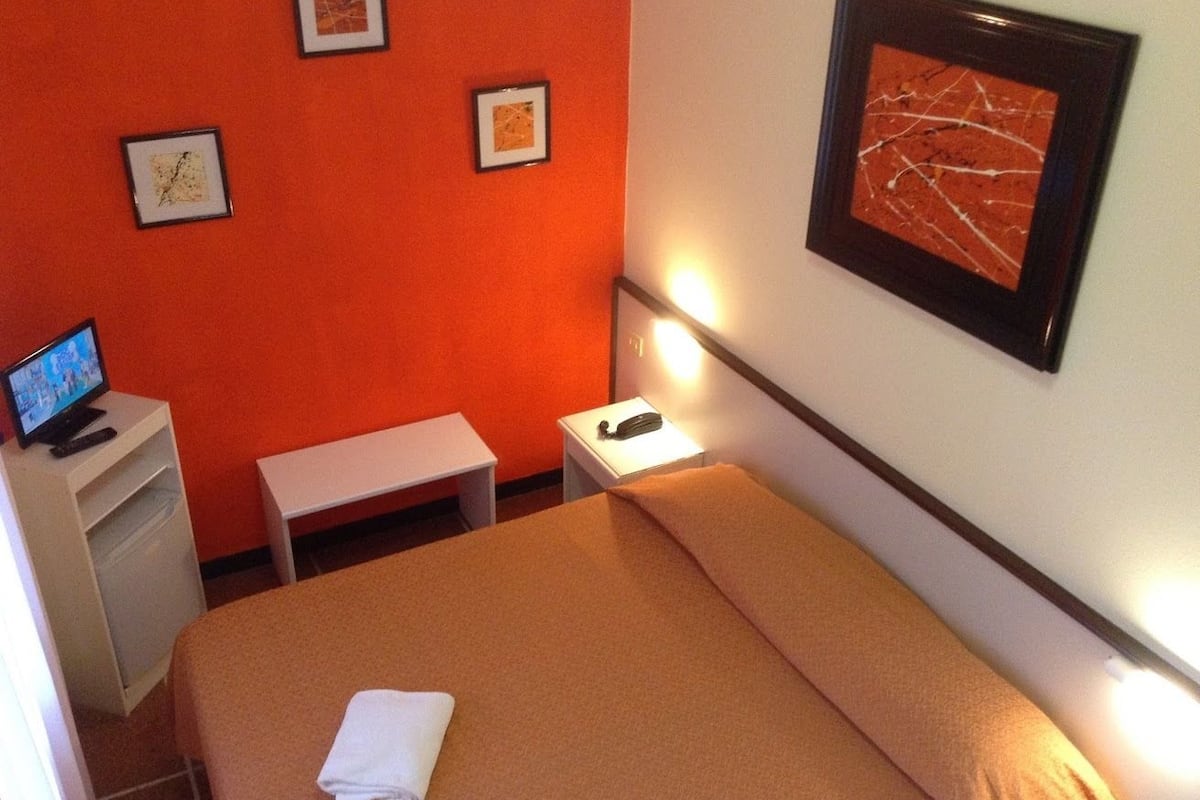 Double or Twin Room | Desk, rollaway beds (surcharge), WiFi (free)