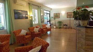 Ruang duduk lobi