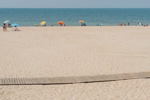 Beach nearby - Renovated Apartment "Argüelles" in the Old Town Directly at the Sea (CADIZ)