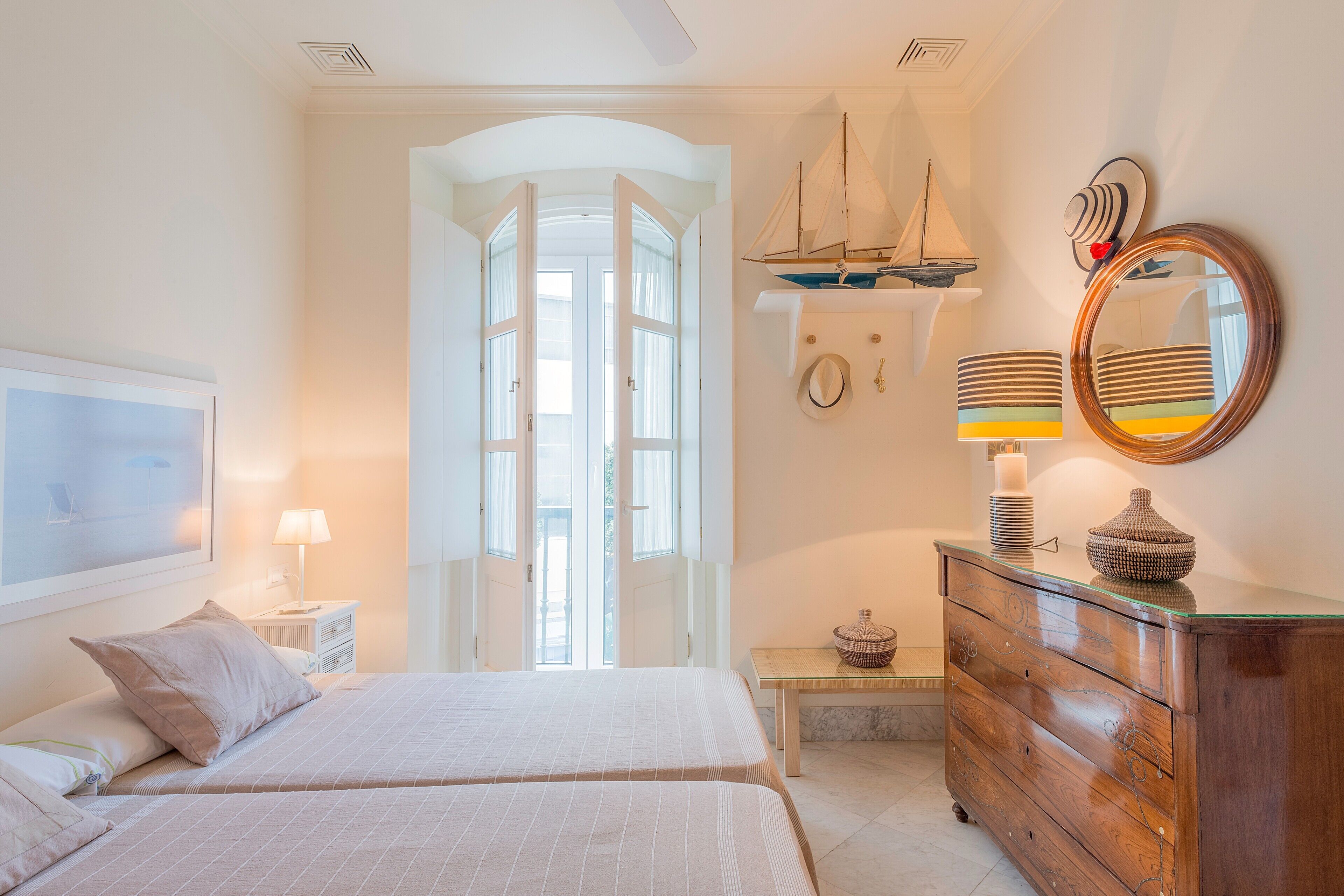 2 soverom, strykejern/-brett, wi-fi (inkludert) og sengetøy