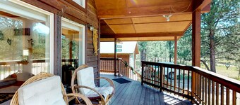 Charming cabin close to the skiing, biking with a wrap-around deck