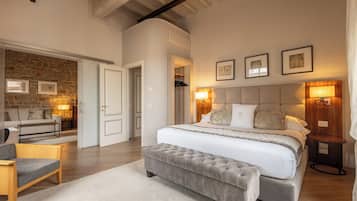 Suite Luxe, 1 chambre, bain à remous, vue ville (Raffaello) | 1 chambre, draps en coton égyptien, literie de qualité supérieure