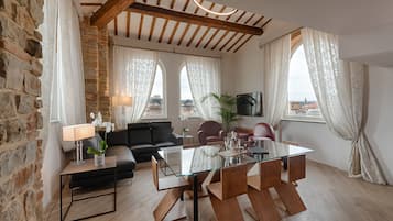 Suite Panoramique, 1 chambre, bain à remous (Lorenzo il Magnifico) | Coin séjour