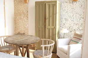 Double Room (Elégante) | Living area